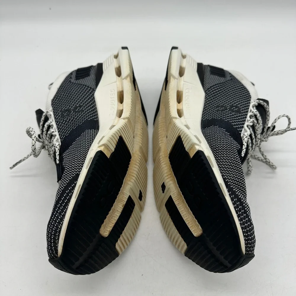 On Running 26.99677 Womens Size 9.5 Black White Cloudnova Sneaker Athletic Shoes